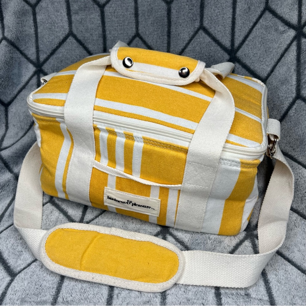 Business & Pleasure Co. Striped Yellow Holiday Cooler Bag NWT